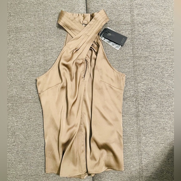 NWT Guess top - Picture 2 of 2